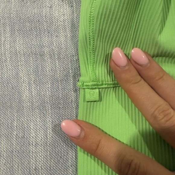 Lululemon Power Pivot Tank - Picture 3 of 3